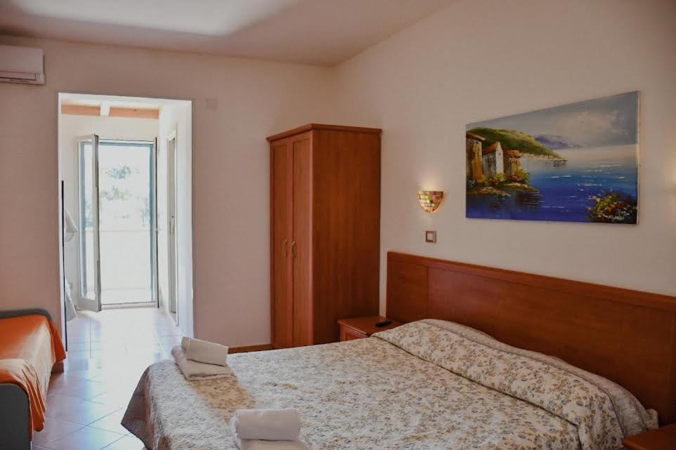 Vela Club Hotel & Appartamenti Rodi Garganico Extérieur photo